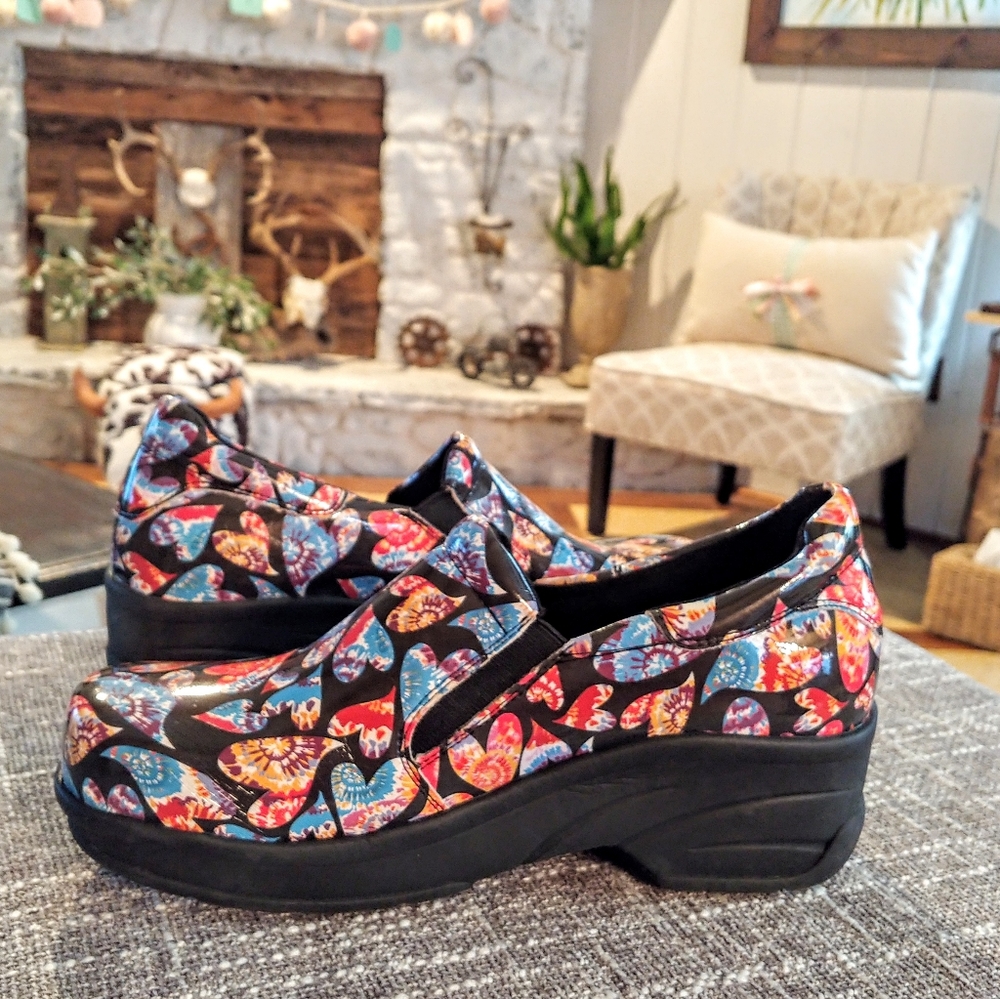 Easy Works by Easy Street Tie Dye Clogs NWOB